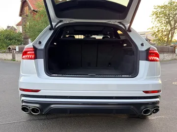 Car image 40