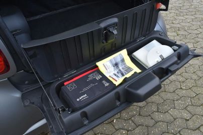 Car image 27