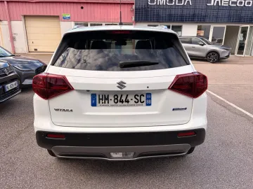 Car image 5