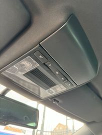 Car image 36