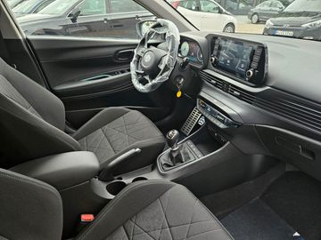 Car image 16