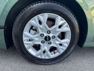 Car image 26