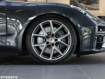Car image 36