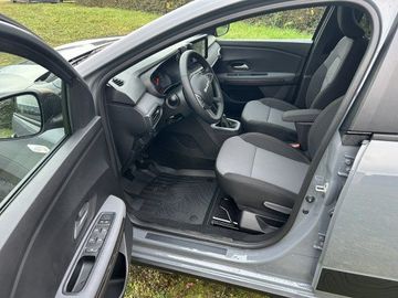 Car image 15