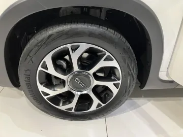 Car image 22