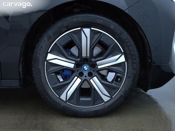 BMW iX xDrive40 240 kW image number 5