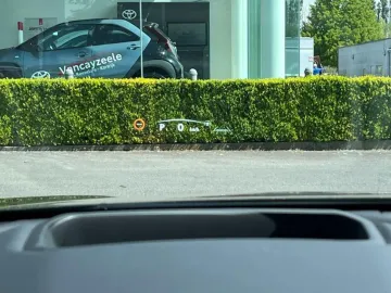 Car image 35