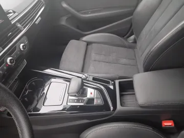 Car image 34