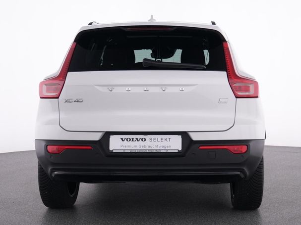 Volvo XC40 Plug-in Hybrid T4 Ultimate Dark 155 kW image number 17