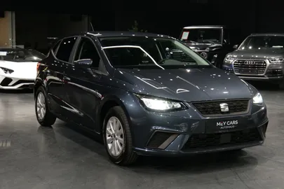 Car image 4