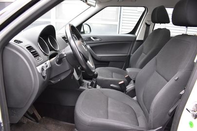 Car image 9