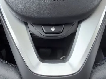 Car image 35