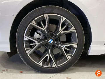 Car image 36