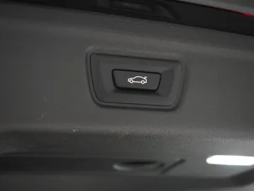 Car image 38