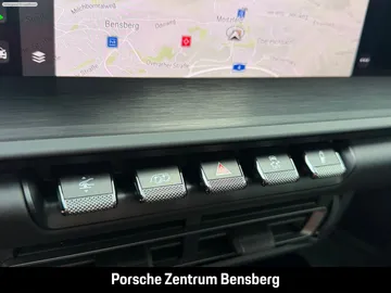 Car image 32