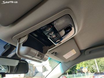 Car image 32