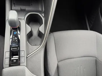 Car image 28