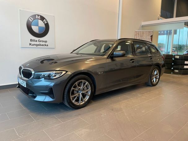 BMW 330e Touring M Sport 216 kW image number 1