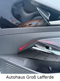 Car image 40