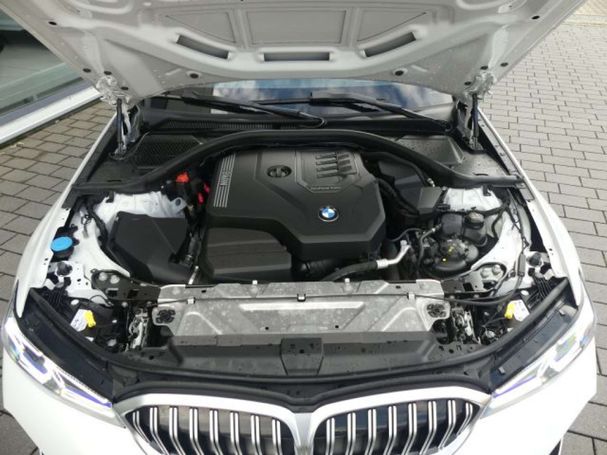 BMW 330i 180 kW image number 6