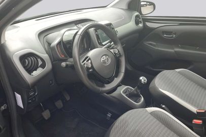 Car image 7