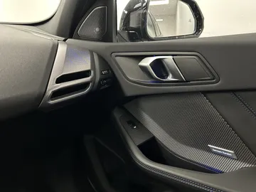 Car image 39