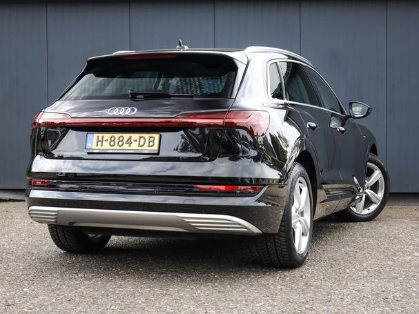 Audi e-tron 50 quattro 230 kW image number 3