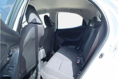 Car image 10