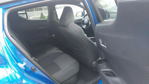 Car image 15