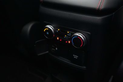 Car image 32