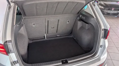 Car image 40