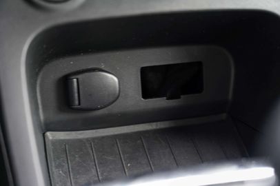 Car image 31