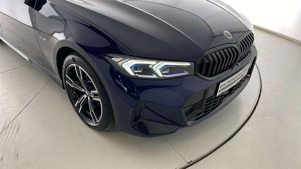 BMW 330 e xDrive 215 kW image number 22