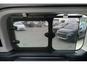 Car image 39