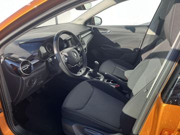 Car image 11