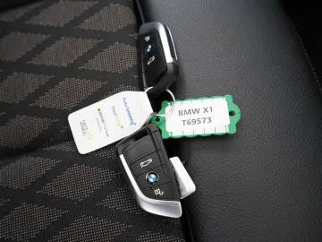 Car image 49