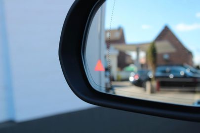 Car image 46