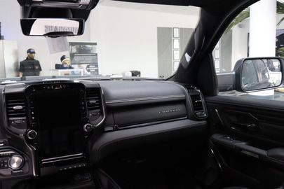 Car image 36