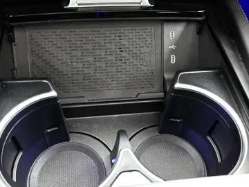 Car image 39