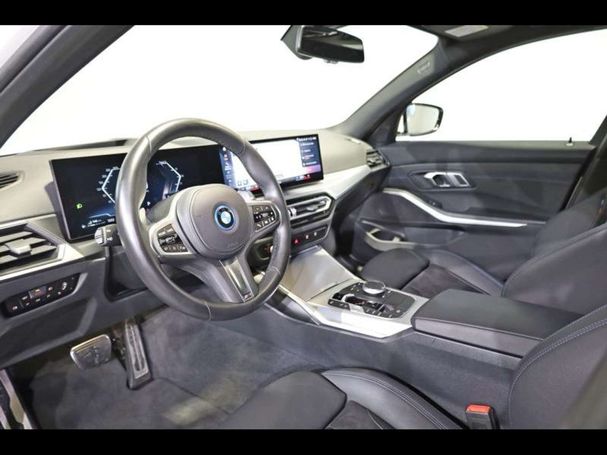 BMW 330 e Touring 215 kW image number 4