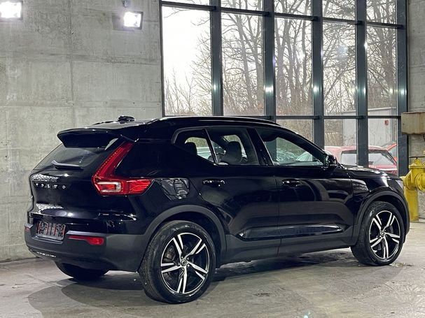 Volvo XC40 R Plug-in T4 Design 155 kW image number 8