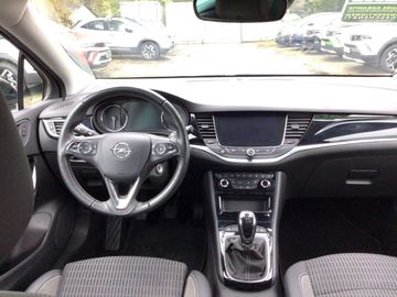 Car image 11