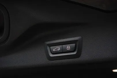 Car image 40