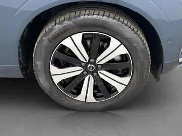 Car image 36