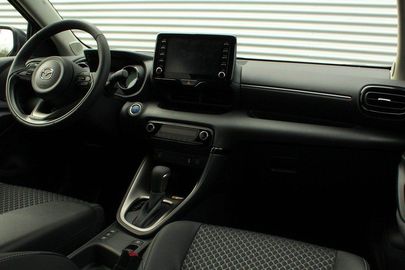 Car image 20