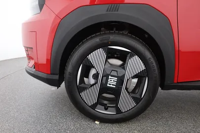Car image 30