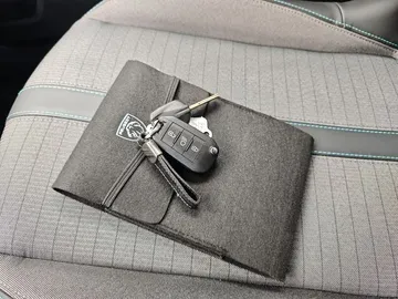 Car image 48