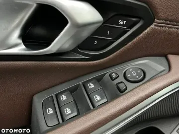 Car image 39