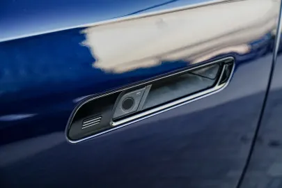Car image 40