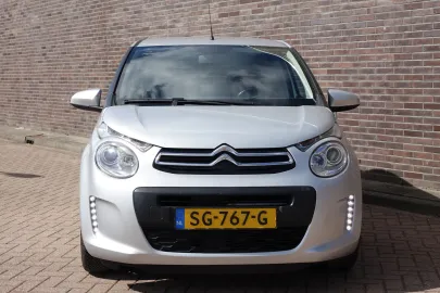 Car image 3